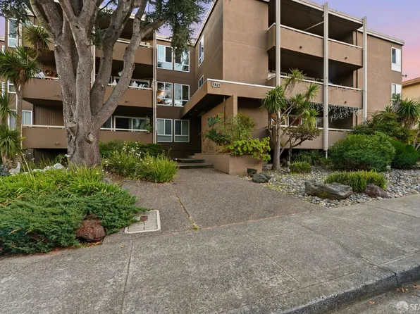 2421 Carlmont Dr, Belmont, CA 94002