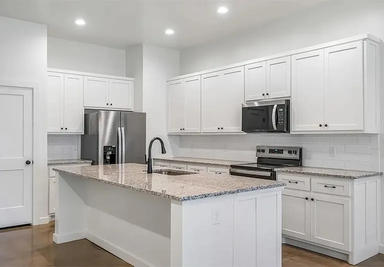 1540 W Long St — Photo 2