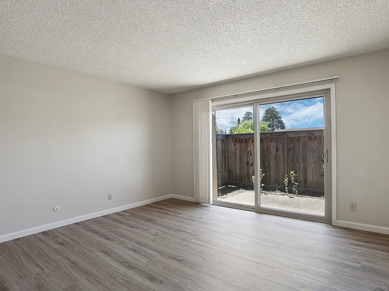 Avenue West Apartments — Photo 17