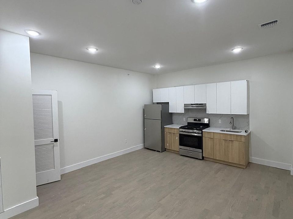1st image of 53 Lincoln Park #3C