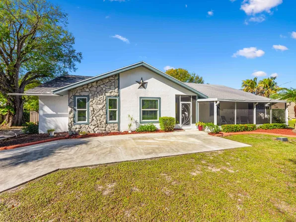 4919 NW Pinetree Drive, Fort Pierce, FL 34982