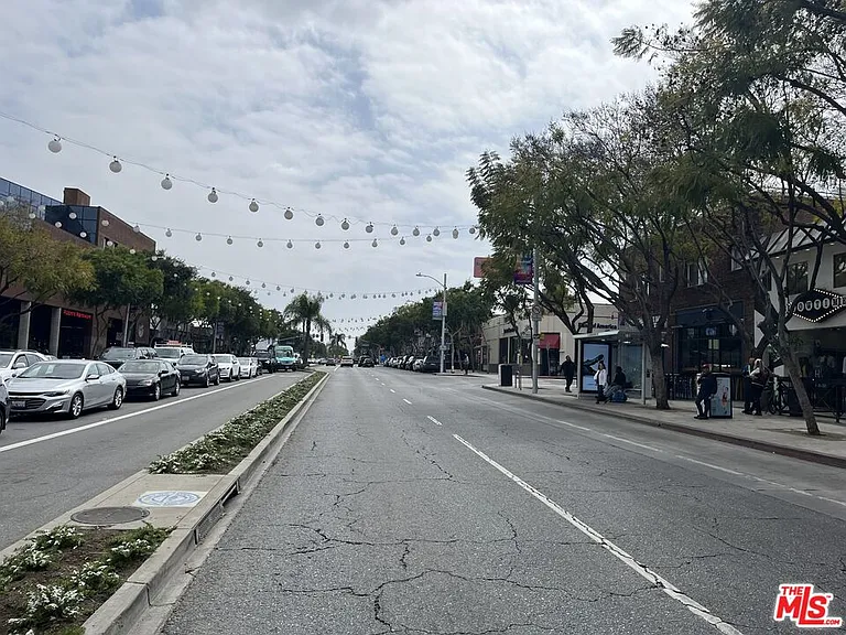 505 N San Vicente Blvd — Photo 21