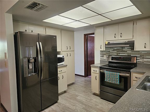 4th image of 355 N Hedrick Ave