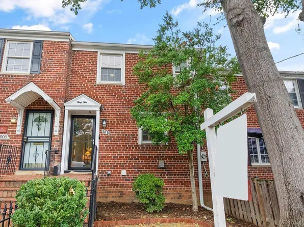 3010 Landover St, Alexandria, VA 22305