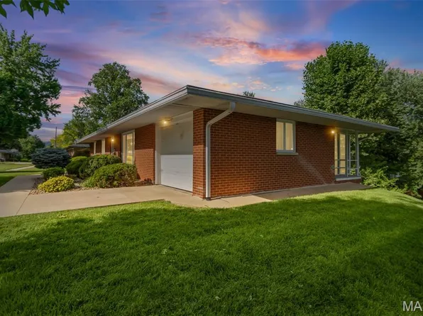 4 Chapel Ct, Collinsville, IL 62234