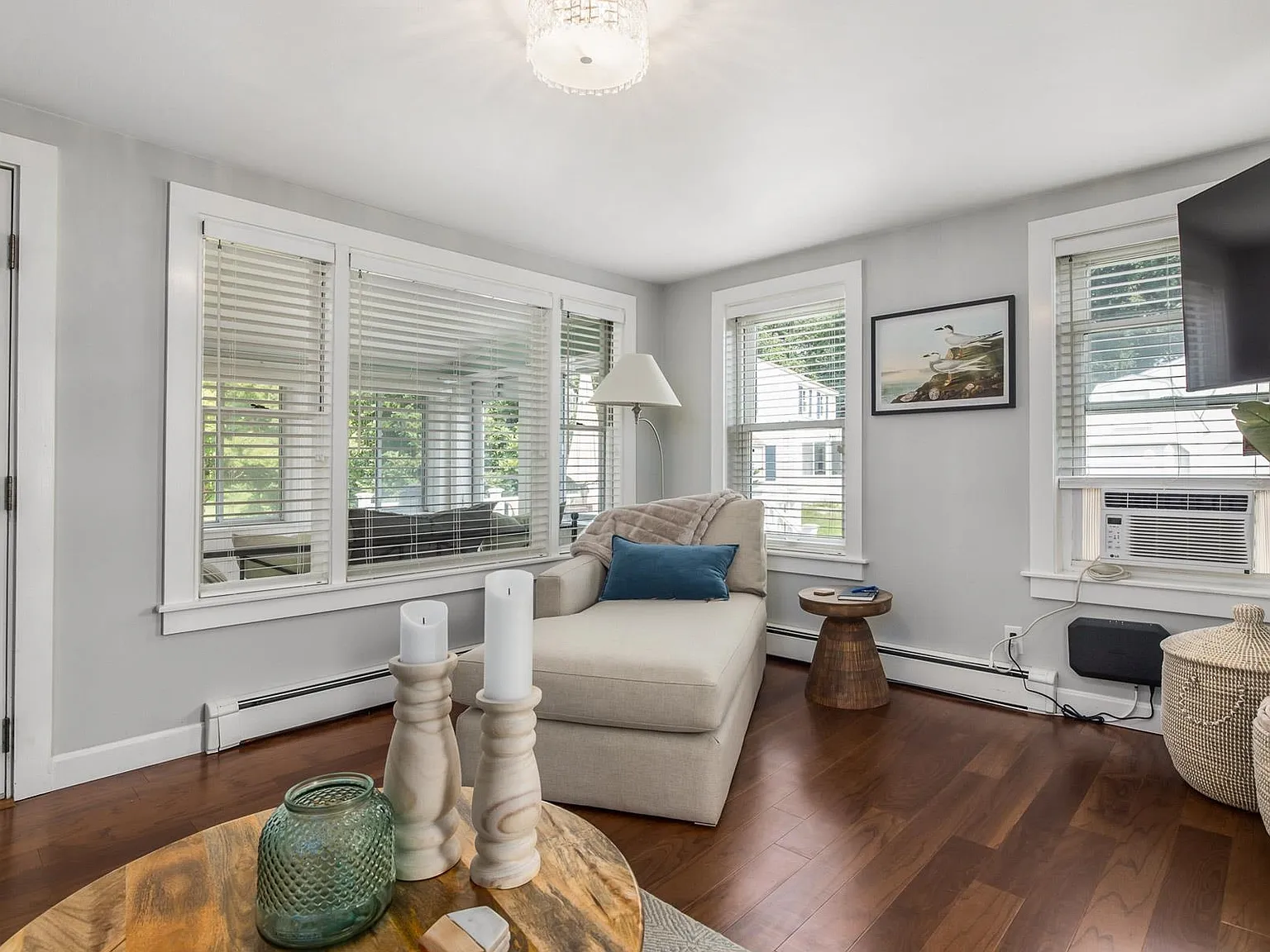 2 bed, 1.0 bath, 900 sqft, $2,600 — Photo 4