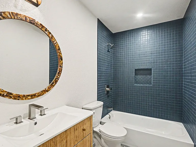 2101 Mistletoe Ave — Photo 19