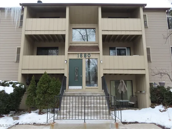 1680 Cedarwood Dr APT 245, Westlake, OH 44145