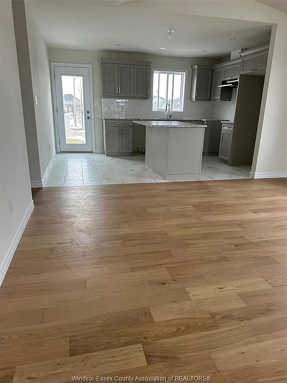 5 bed, $3,200 — Photo 2