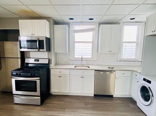 341 Chelsea St #3R, Boston, MA 02128