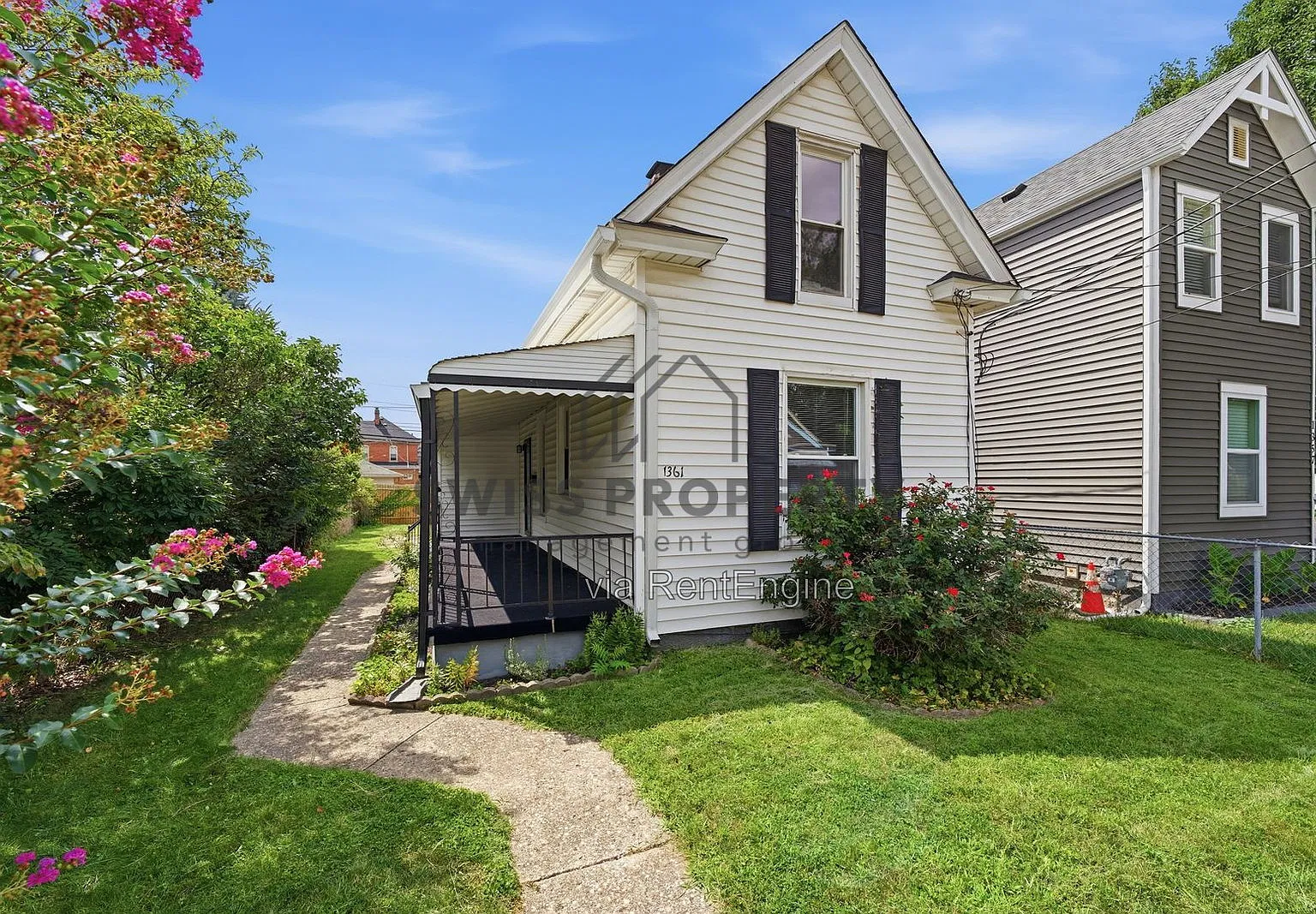 3 bed, 1.0 bath, 1321 sqft, $1,900 — Photo 2