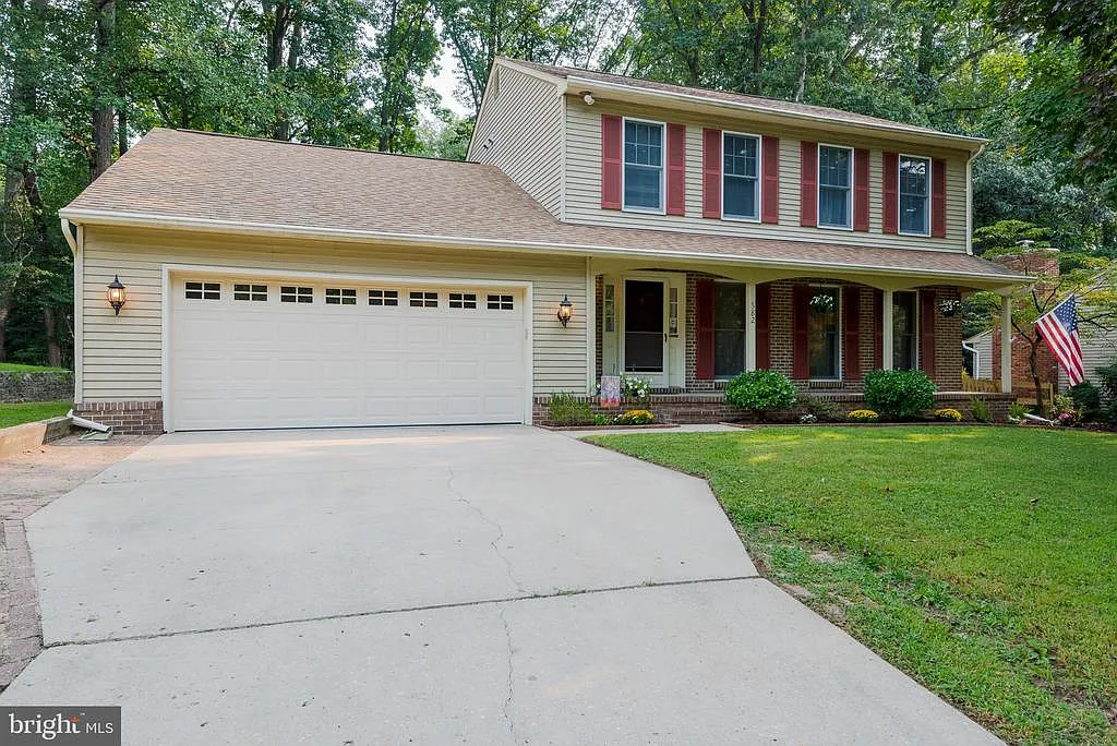 582 Kevins Dr photo 1