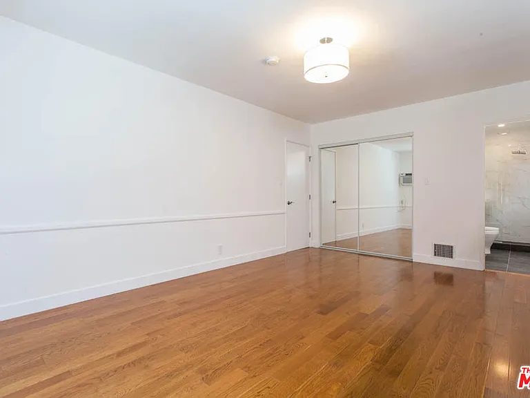 1204 N Crescent Heights Blvd #1 — Photo 16