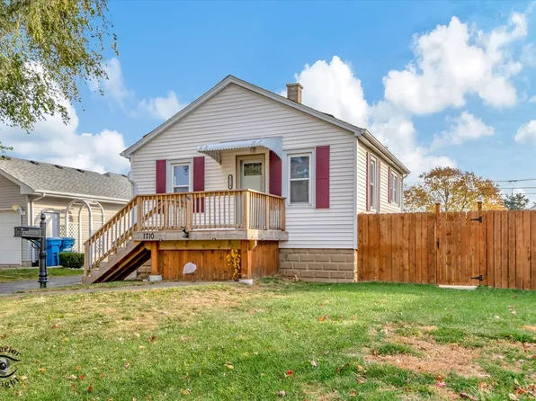 1710 Highland Ave, Crest Hill, IL 60403