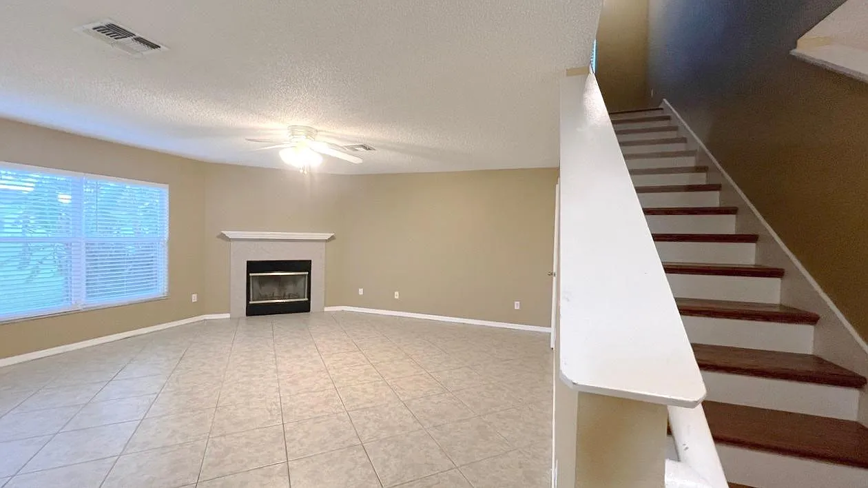 4 bed, 3.5 bath, 3214 sqft, $3,000 — Photo 4