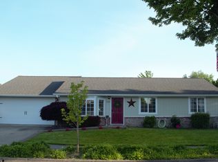 3285 S Redwood Dr, Springfield, OR 97478