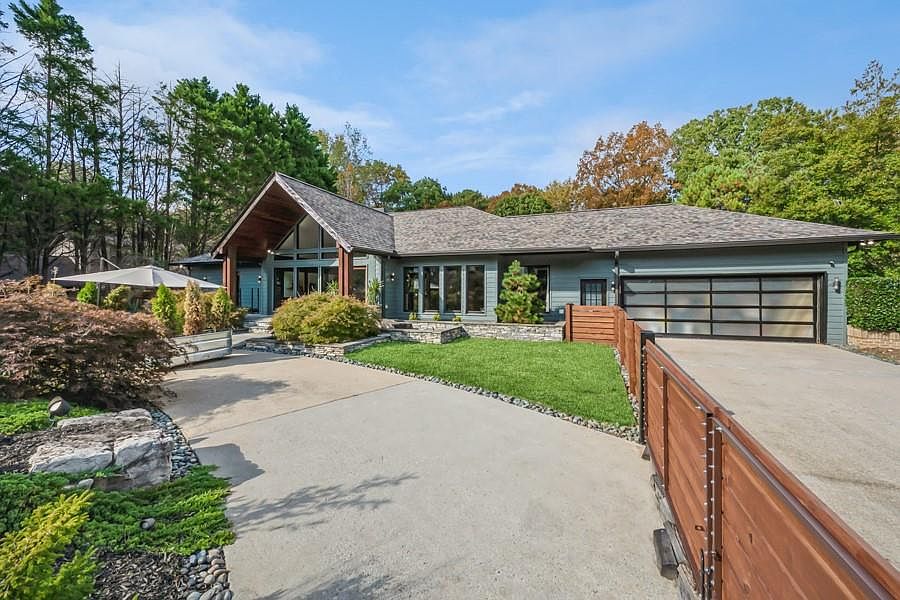1st image of 760 Saddle Ridge Trce
