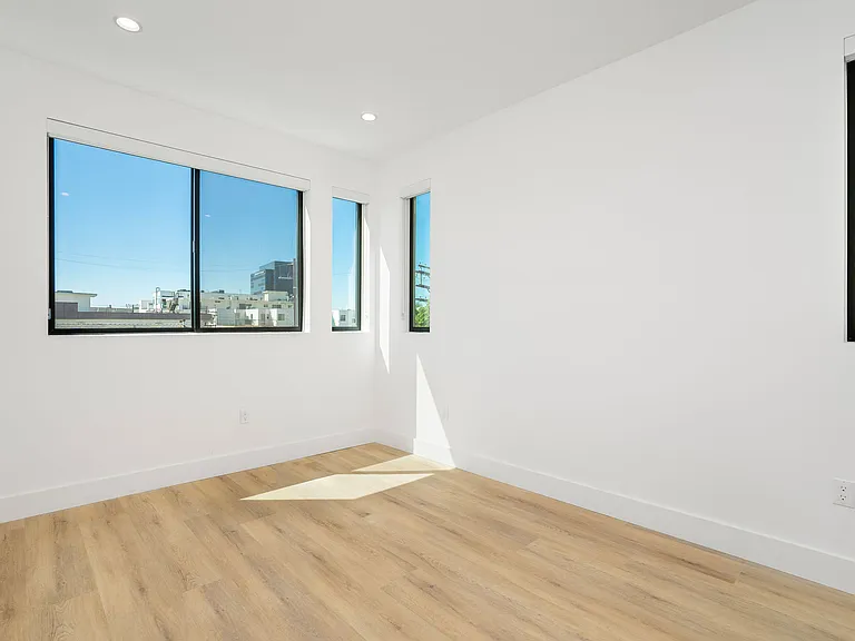 111 N Orlando Ave #1/2 — Photo 4