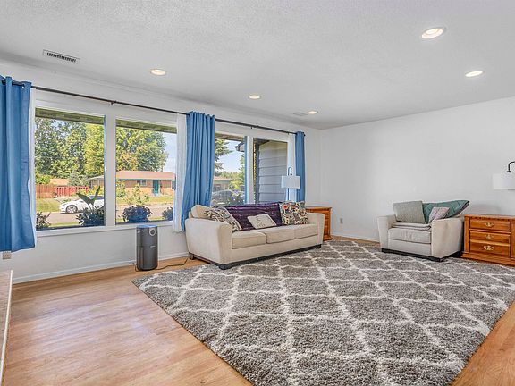 4th image of 2056 Hudson Ave