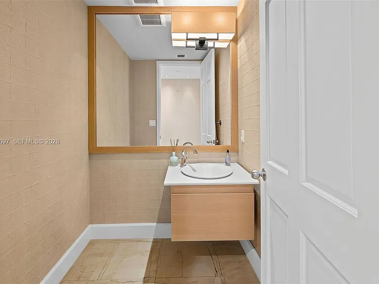 5245 Fisher Island Dr #5245 — Photo 43