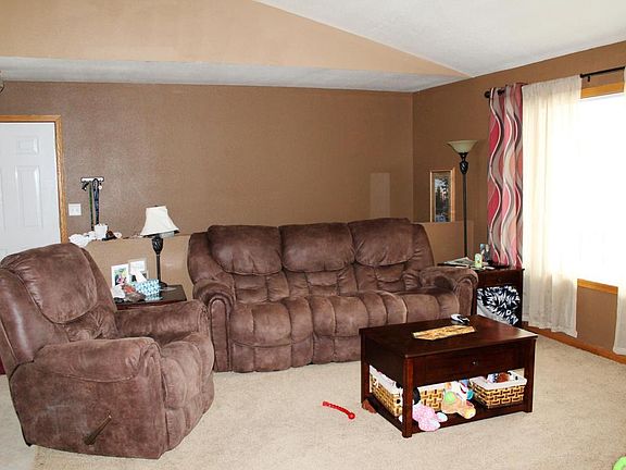 3rd image of 114 Birch Ave