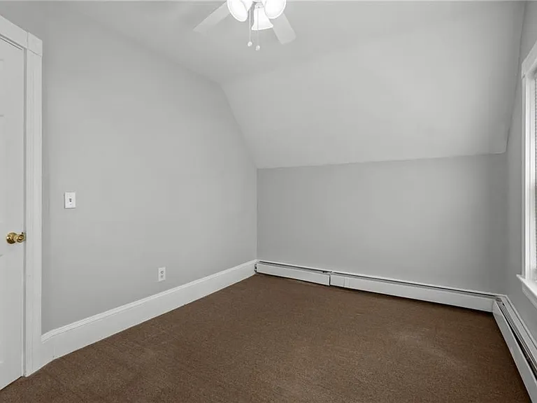 9 Gardner Ave — Photo 31