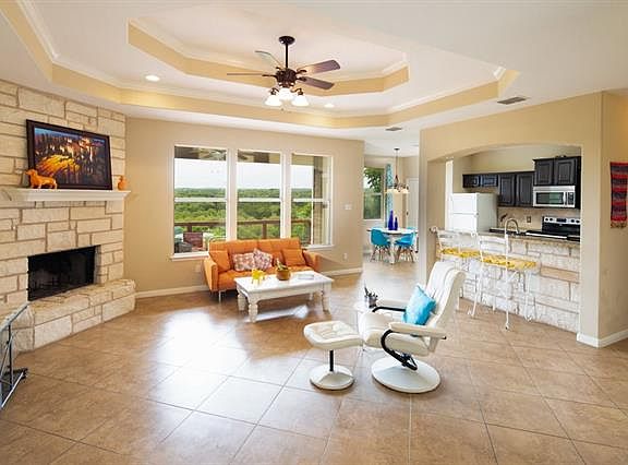 4th image of 218 Shady Bluff Dr