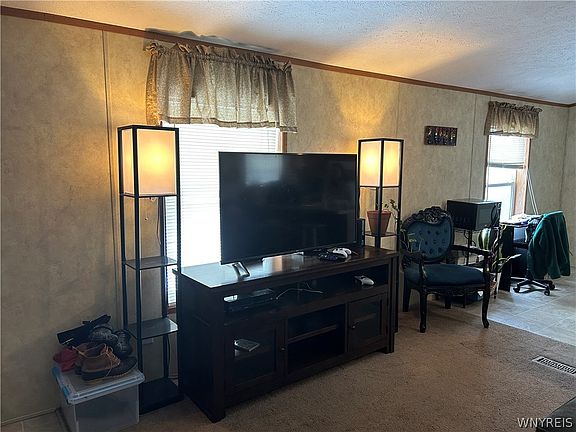 4th image of 598 D St