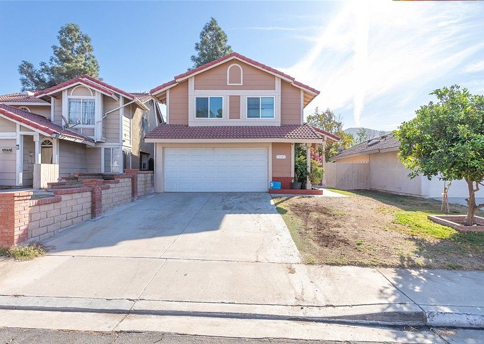 1st image of 14585 El Contento Ave