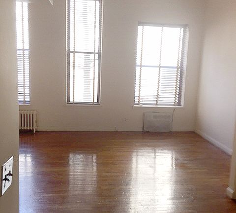 3rd image of 28 W 83rd St APT 3