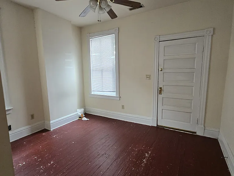 2209 W Main St — Photo 23
