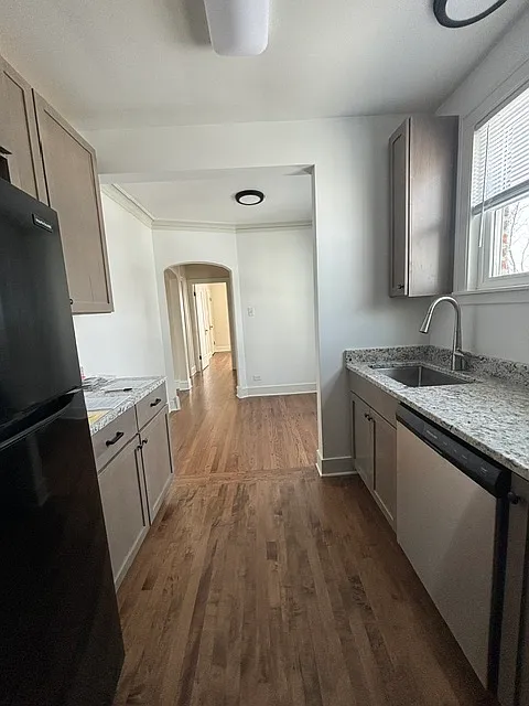 Building Photo - 3920 N Leclaire Ave #2