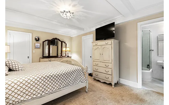 Sold by Douglas Elliman | media 12