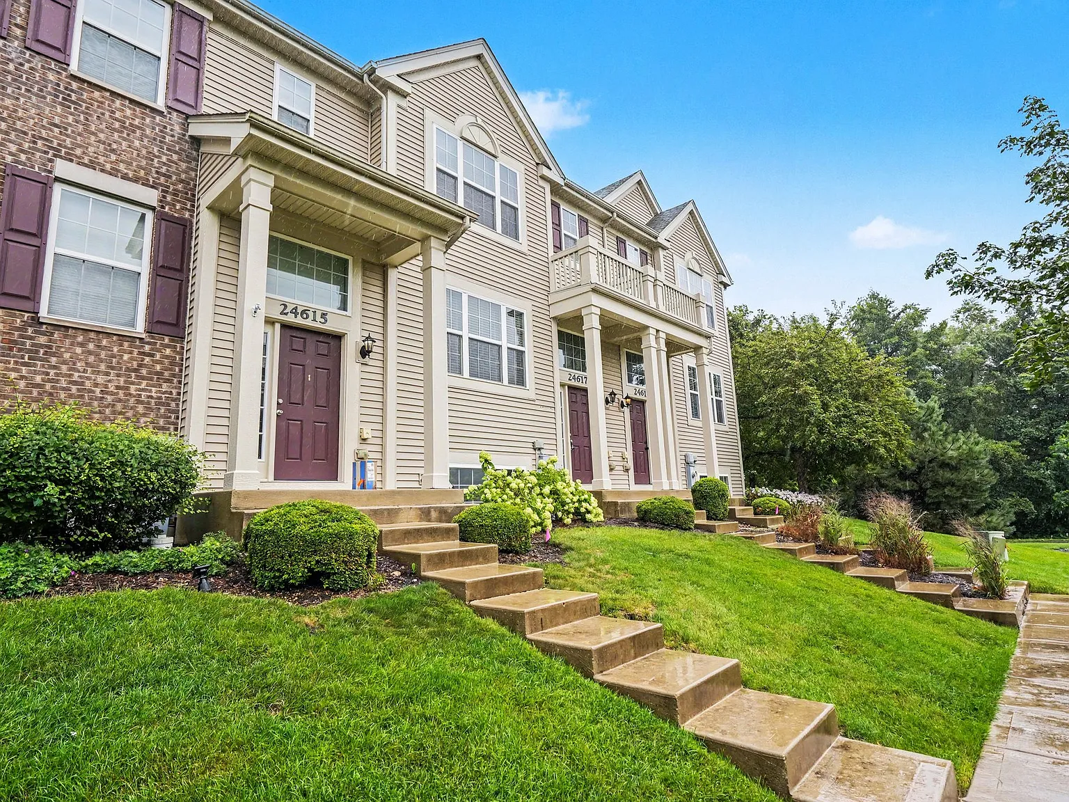 3 bed, 2.5 bath, 1757 sqft, $2,600 — Photo 1