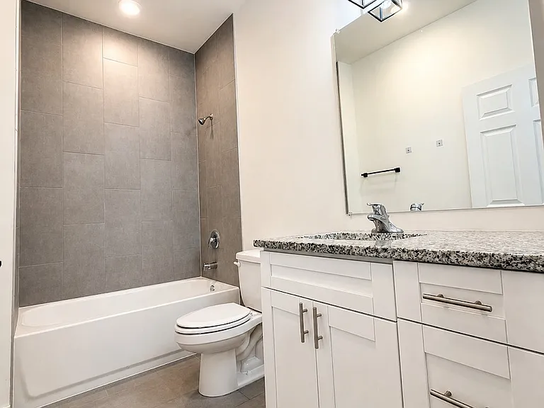 1130 Harold Ave S — Photo 9