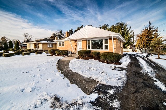 1st image of 418 Buckthorne Ln