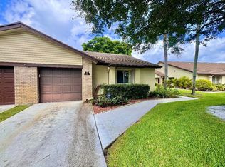 116 Village Walk Dr, Royal Palm Beach, FL 33411