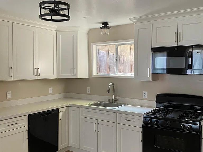 332 Bayview St #A — Photo 29