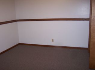 1387 Parkside Dr, Junction City, KS 66441