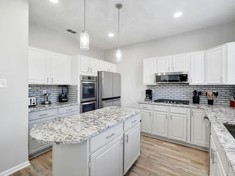 2062 Arena Dr — Photo 12