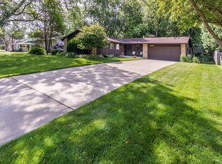 1006 Tiller Ln, Shoreview, MN 55126