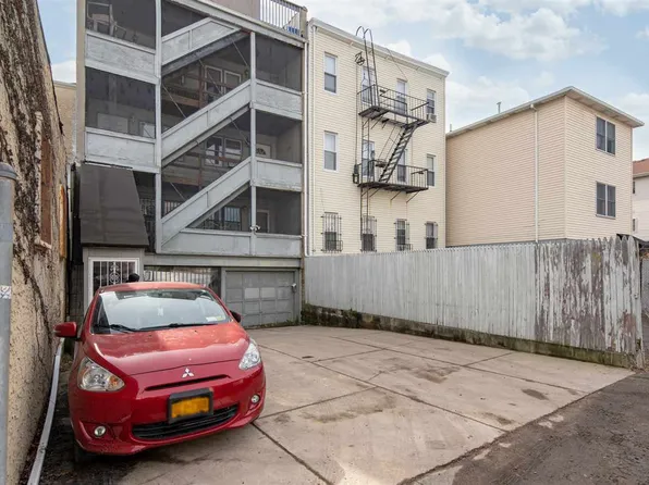 342 4th Street image 13 of 16