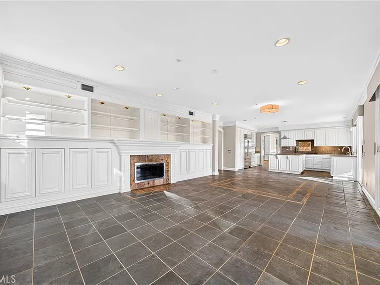 21004 Mendenhall Ct — Photo 23