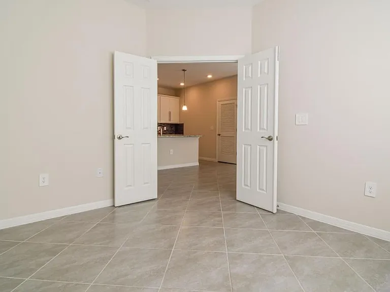 3005 Royal Gardens Ave — Photo 10
