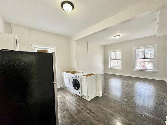 3rd image of 4302 S Fairfield Ave #4