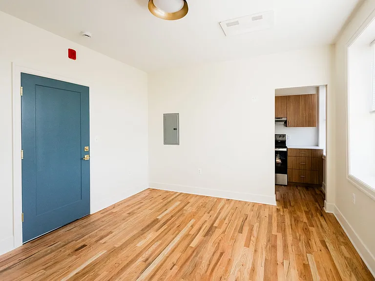 Sterling Apartments — Photo 19