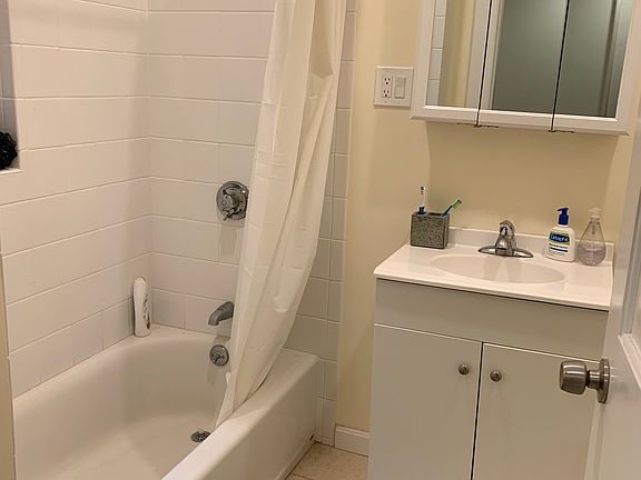 3rd image of 13 Englewood Ave #0B-1Ba