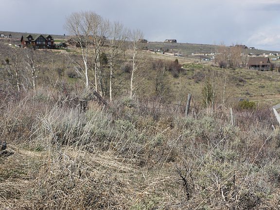 3rd image of 460 Lake Vista Dr
