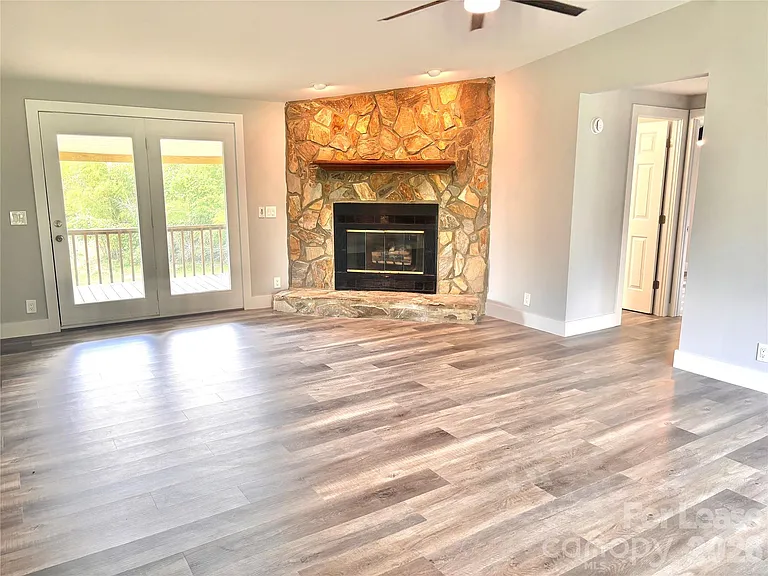 151 Scotsman Dr — Photo 4