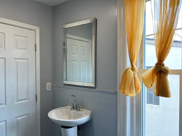 5023 Spruce St — Photo 12